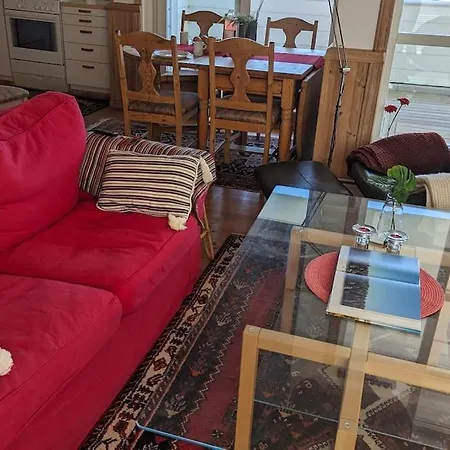 דירה Spacious With Stunning Views