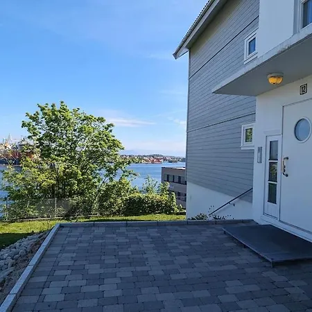 Spacious With Stunning Views סטוונגר