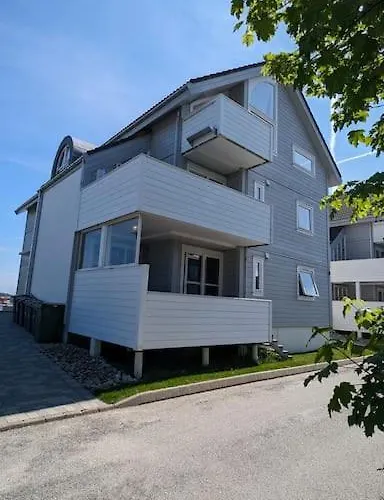 Spacious With Stunning Views